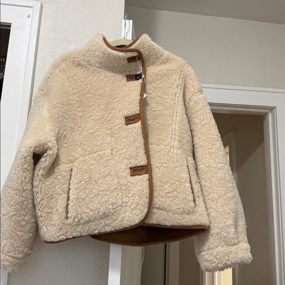 Zara Reversible Double-Face Jacket. - Picture 2 of 4